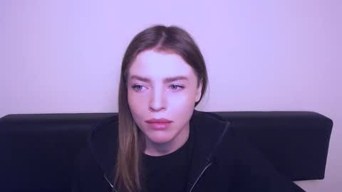 Olivia online show from 19, 2, 2025