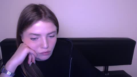 Olivia online show from 19, 2, 2025