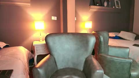 Snapshot of missparis__ chatting on 29, 11, 2025 missparis__ online show from 29, 11, 2025