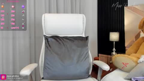 Pau Giraldo online show from 20, 2, 2025