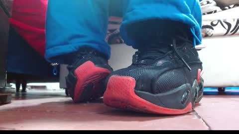 Snapshot of misssam28 chatting on 31, 10, 2025 TELL ME MISS online show from 31, 10, 2025