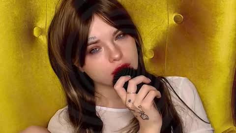 Snapshot of missslola chatting on 12, 10, 2025 Misss Lola Angel online show from 12, 10, 2025