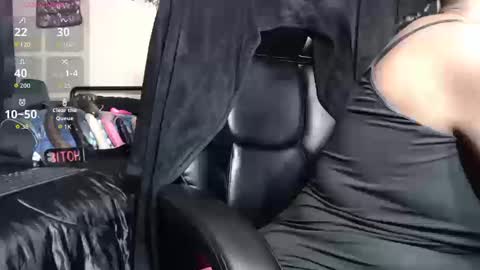 Snapshot of misstajaa chatting on 16, 10, 2025 MissTajaa online show from 16, 10, 2025