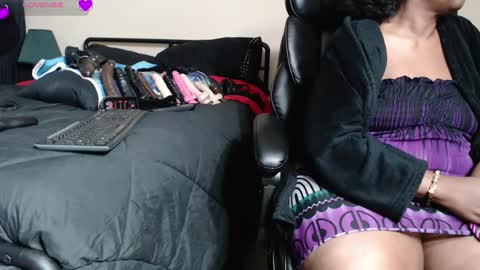 Snapshot of misstajaa chatting on 6, 11, 2025 MissTajaa online show from 6, 11, 2025