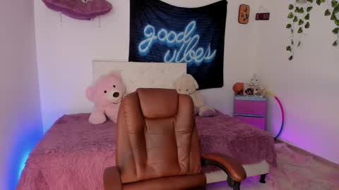  Natalie Texass indepedent model online show from 5, 2, 2026