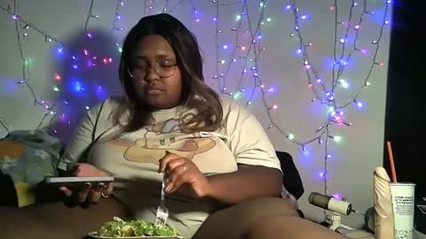 Misstrezzkristina online show from 1, 3, 2025