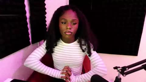 Snapshot of missymixingmiss chatting on 1, 12, 2025 lauren online show from 1, 12, 2025