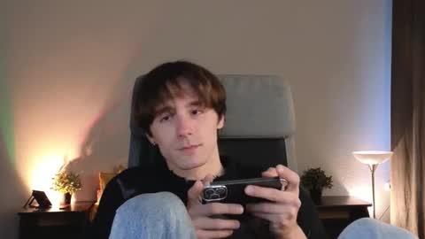Snapshot of misterhult chatting on 30, 9, 2025 My name is Anton Bogatyrev online show from 30, 9, 2025