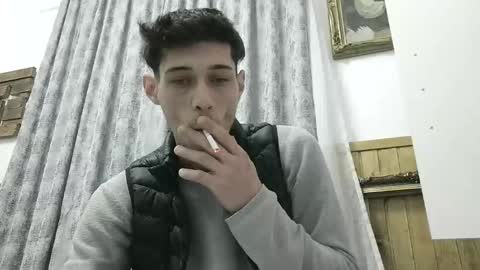 Snapshot of misteriosoxragazzo chatting on 23, 11, 2025 MisteriosoXragazzoX online show from 23, 11, 2025