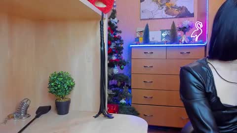 Mistress Kristi online show from 24, 12, 2024