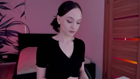 Mistress Mia online show from 2, 2, 2025