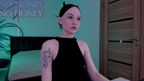 Mistress Mia online show from 27, 10, 2025