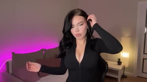 Mia online show from 3, 12, 2025