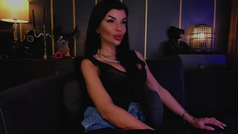 Elenia online show from 5, 1, 2025