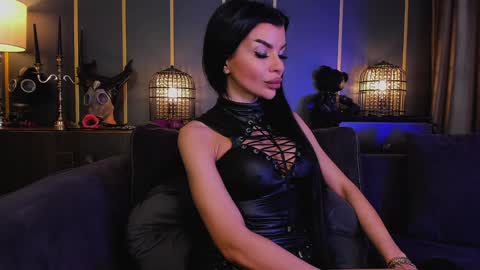 Elenia online show from 18, 1, 2025