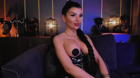 Elenia online show from 23, 2, 2025