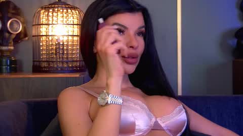 Elenia online show from 12, 1, 2026