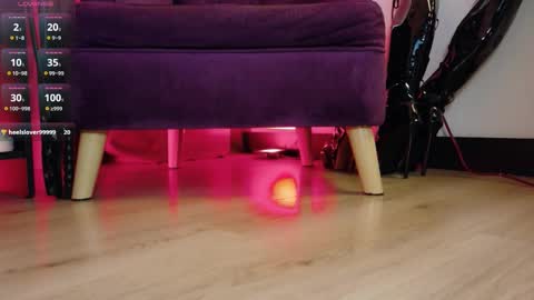 Snapshot of mistressjm_ chatting on 2, 10, 2025 Jhadee online show from 2, 10, 2025