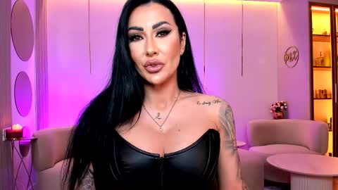 Snapshot of mistresskennya chatting on 3, 12, 2025 mistresskennya online show from 3, 12, 2025