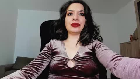 YourGoddessM online show from 12, 1, 2025