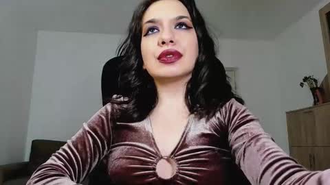 YourGoddessM online show from 8, 2, 2025