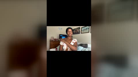 Snapshot of mistressmimi__ chatting on 8, 1, 2026 Goddessmimi online show from 8, 1, 2026