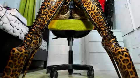 Snapshot of mistresstiffany69 chatting on 18, 9, 2025 Tiffany online show from 18, 9, 2025