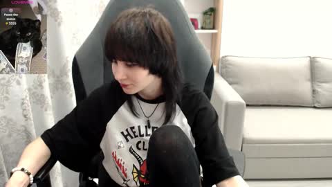 Snapshot of misty_dark chatting on 7, 11, 2025 misty_dark online show from 7, 11, 2025