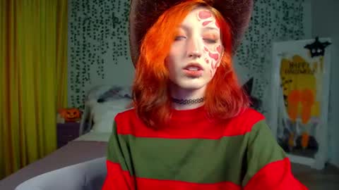 Snapshot of mistymarlow chatting on 27, 10, 2025 Misty online show from 27, 10, 2025