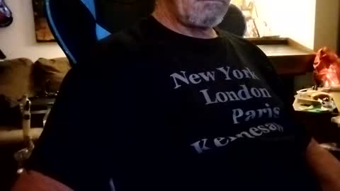 Snapshot of mitchnails69 chatting on 14, 10, 2025 BobbyMitchGa online show from 14, 10, 2025