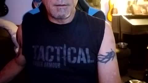 Snapshot of mitchnails69 chatting on 30, 11, 2025 BobbyMitchGa online show from 30, 11, 2025