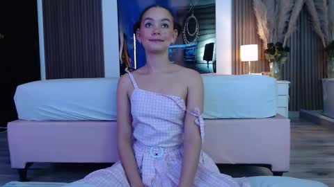 Snapshot of miticabrennet chatting on 30, 10, 2025 Mtica Brennet online show from 30, 10, 2025