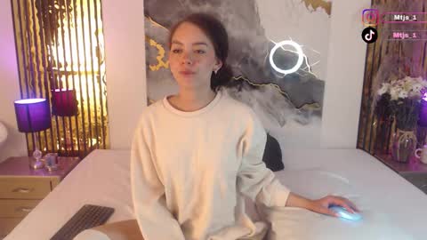 Snapshot of miticabrennet chatting on 28, 2, 2026 Mtica Brennet online show from 28, 2, 2026