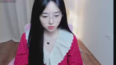 Snapshot of miu999 chatting on 18, 12, 2025 miu online show from 18, 12, 2025