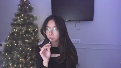   MIa   online show from 23, 12, 2024
