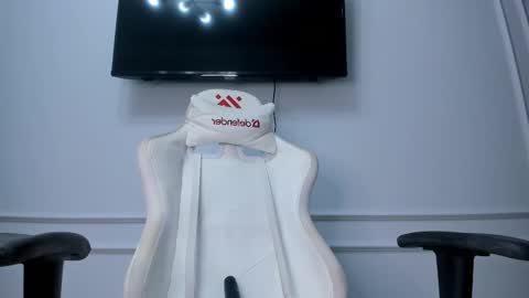   MIa   online show from 10, 2, 2025