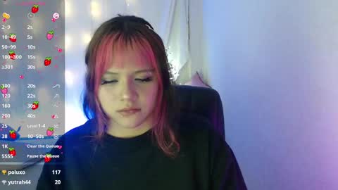 Snapshot of mixie_cute chatting on 16, 12, 2024 mixie_cute online show from 16, 12, 2024