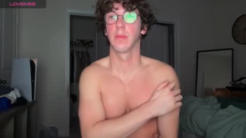 Snapshot of mizzo001 chatting on 8, 2, 2026 Leo online show from 8, 2, 2026