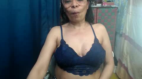 Snapshot of mmaturemessy chatting on 27, 9, 2025 kelly online show from 27, 9, 2025