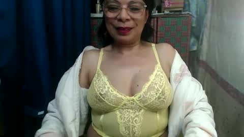 Snapshot of mmaturemessy chatting on 20, 11, 2025 kelly online show from 20, 11, 2025