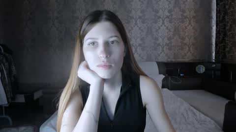 Snapshot of mmm_banana chatting on 12, 10, 2025 Lili online show from 12, 10, 2025