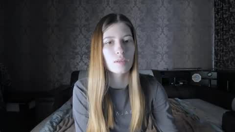 Snapshot of mmm_banana chatting on 24, 10, 2025 Lili online show from 24, 10, 2025