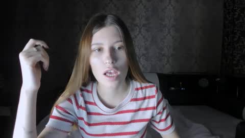 Snapshot of mmm_banana chatting on 28, 10, 2025 Lili online show from 28, 10, 2025