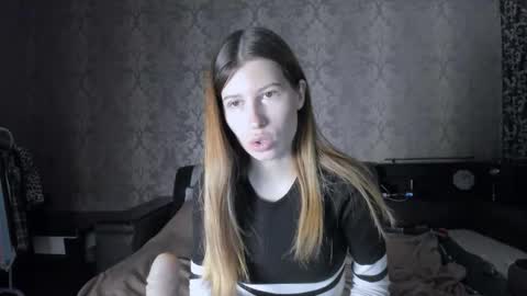 Snapshot of mmm_banana chatting on 7, 11, 2025 Lili online show from 7, 11, 2025