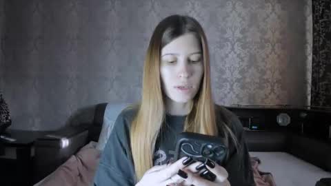 Snapshot of mmm_banana chatting on 23, 11, 2025 Lili online show from 23, 11, 2025