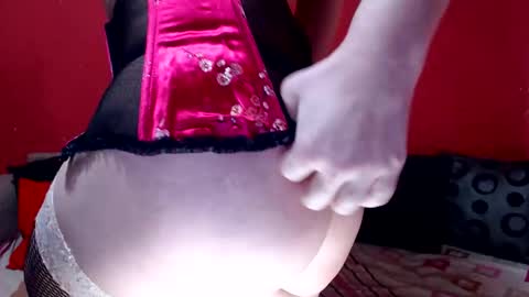 Mmmmis Anais online show from 5, 4, 2026