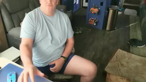 mmmthatsfunnn online show from 18, 1, 2026