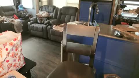 mmmthatsfunnn online show from 10, 2, 2026