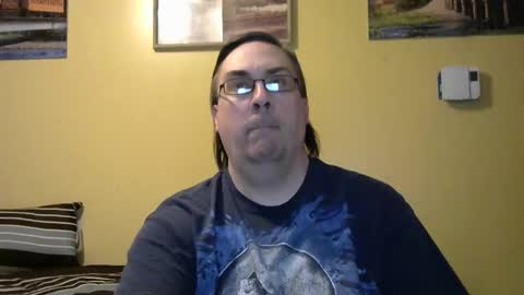 Snapshot of mmr4545 chatting on 5, 4, 2026 mark online show from 5, 4, 2026