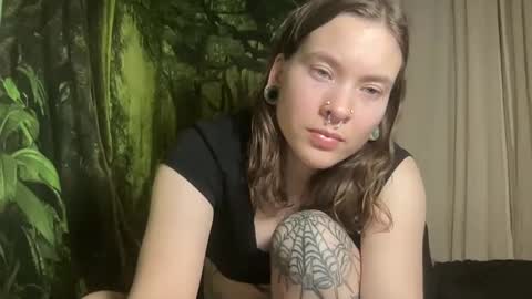 Snapshot of mo0n_goddess chatting on 11, 1, 2025 Misty online show from 11, 1, 2025